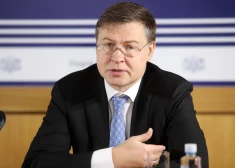 Dombrovskis: atrasta lielākā daļa no Ukrainai īstermiņā vajadzīgajiem 14 miljardiem dolāru