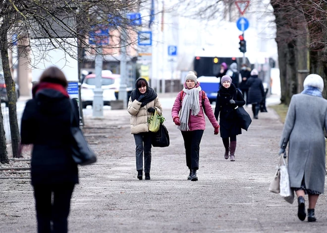 Trešdaļa Latvijas iedzīvotāju nevar izveidot uzkrājumus, jo nepietiek līdzekļu, ko atlikt