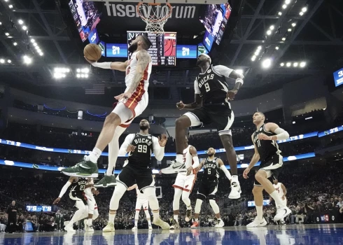 "Bucks" zaudē NBA izslēgšanas spēļu pirmās kārtas pirmajā mačā "Heat"