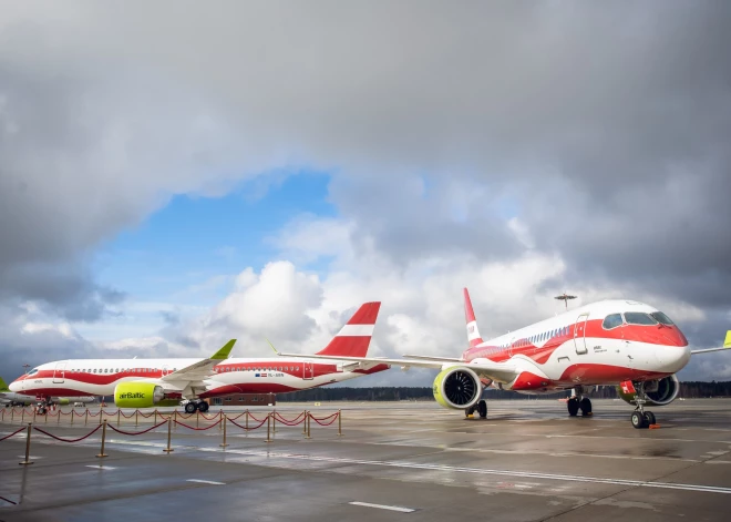 Šodien īpašā svētku notikumā lidostā Rīga Latvijas lidsabiedrība airBaltic prezentēja savu četrdesmito Airbus A220-300 lidmašīnu. 