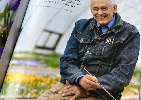 "Krokusu karalis" Jānis Rukšāns guvis pasaules atzinību - iekļuvis prestižā dārzkopības žurnālā