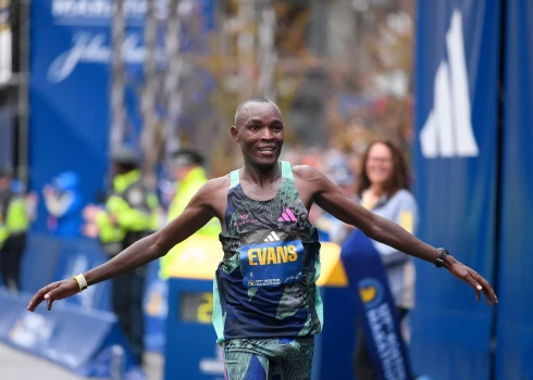Kenijas atlēti uzvar Bostonas maratonā