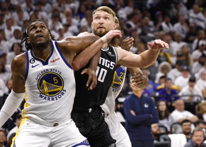 Sabonis un Fokss sekmē vēl vienu "Kings" panākumu pret čempioniem