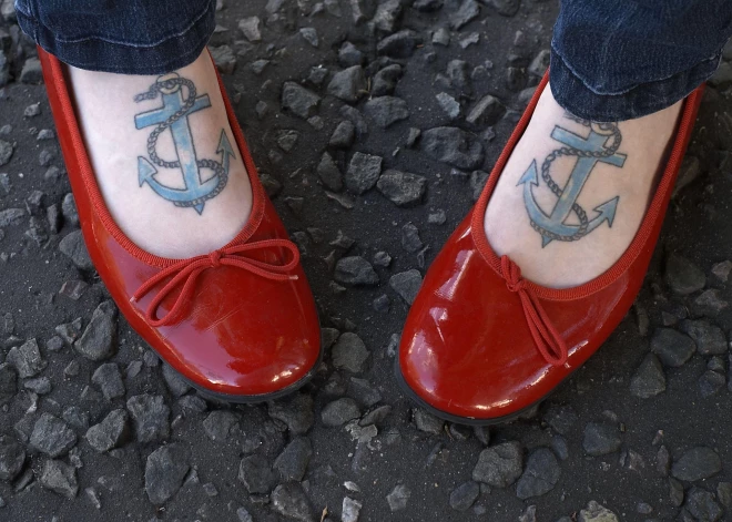 Как носить балетки — самую модную обувь этого лета?