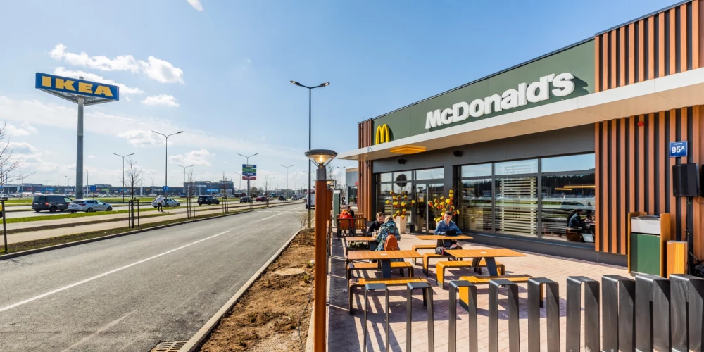 ФОТО: McDonald's открыл новый ресторан в Риге