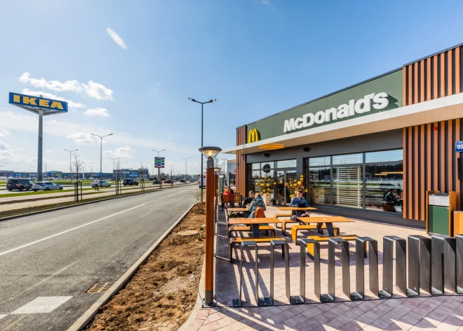 ФОТО: McDonald's открыл новый ресторан в Риге