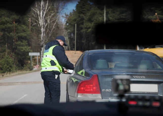 Daži policijas reidā pieķertie ātruma pārkāpēji negrasās laboties