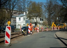 Līdz ar 5.tramvaja maršruta sliedēm mainīs arī komunikācijas, kas paildzinās darbus