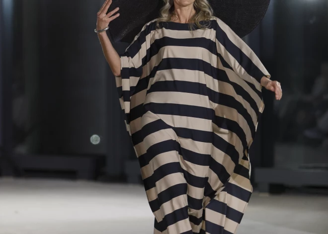 Zīmola „Slow Beachwear” (modes māksliniece Elīna Štobe) kūrorta pludmales tērpu kapsulkolekcija „Soli pa solim” ir domāta sievietēm, kas vēlas izrauties no straujās ikdienas dzīves.