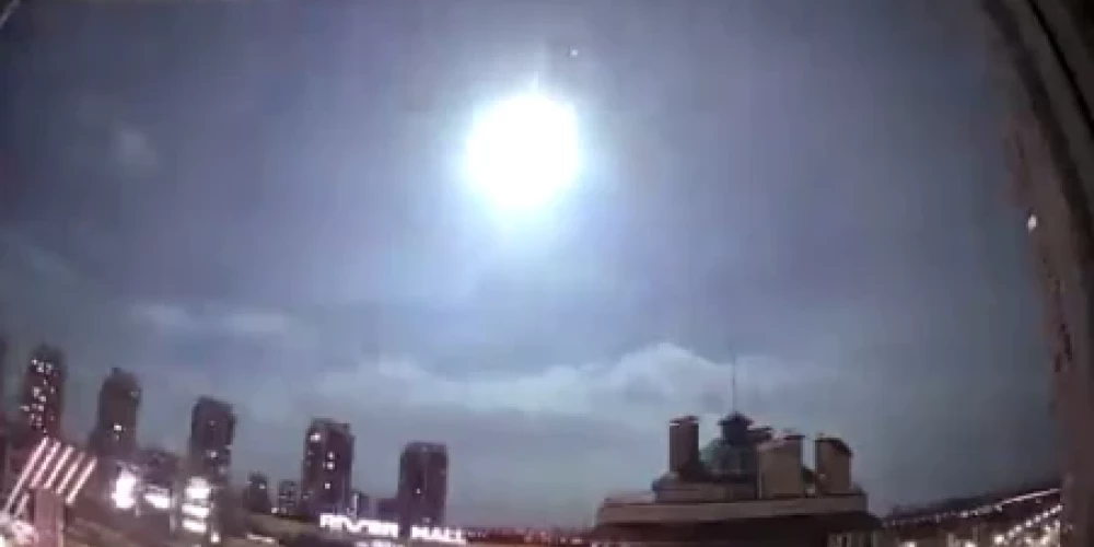 Uzliesmojušais objekts Kijivas debesīs visdrīzāk bijis meteorīts