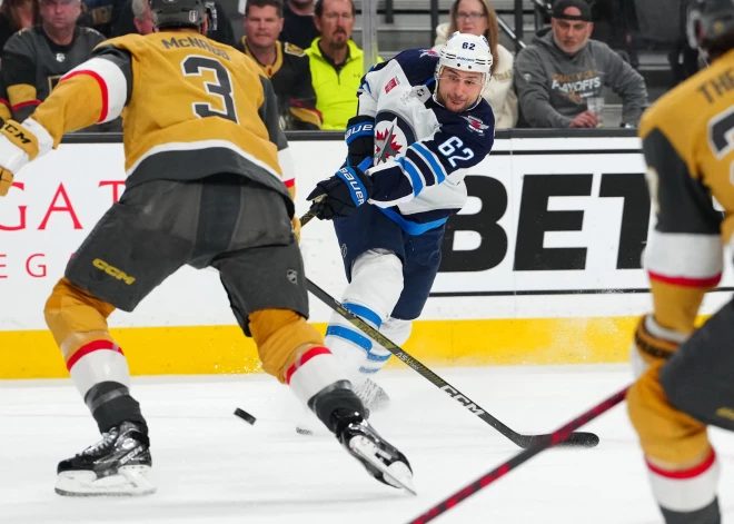 VIDEO: Bļugera "Golden Knights" turpina Stenlija kausa izcīņu ar uzvaru