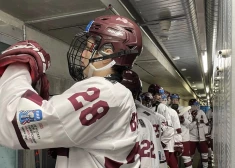 Latvijas U-18 hokejisti pasaules čempionāta otrajā spēlē zaudē vienaudžiem no Somijas