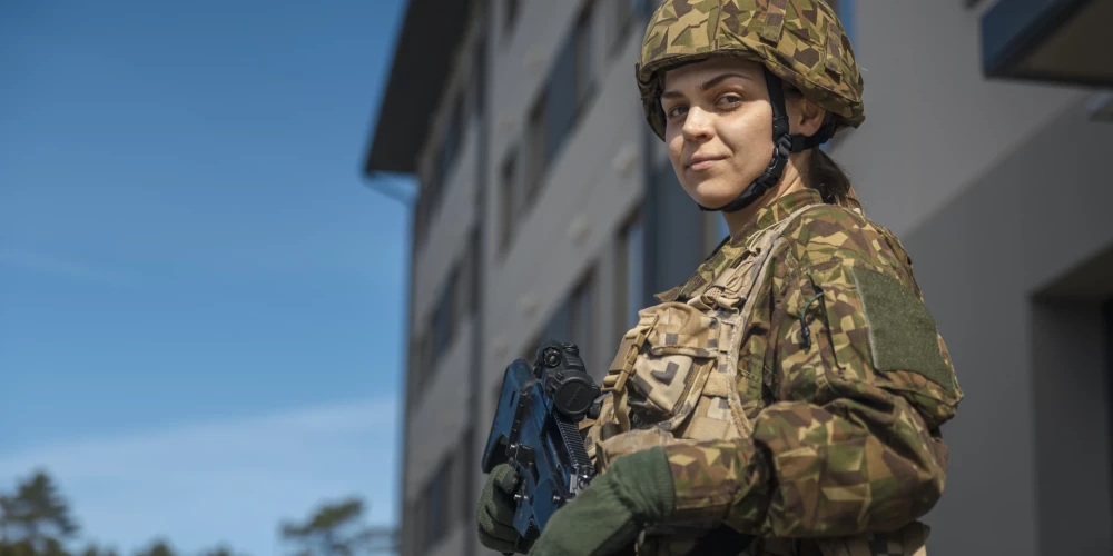 Aptaujātie karavīru pamatapmācības kursanti atzina, ka galvenais iemesls iestāšanās armijā ir bijis atalgojums, stabilitāte un plašās izaugsmes iespējas.