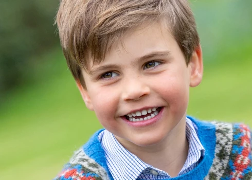 День рождения принца Луи: Кейт Миддлтон опубликовала новые фото своего младшего сына