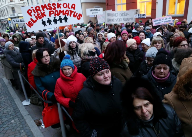 Pedagogu protesta gājienā dosies vairāk nekā 8000 izglītības un medicīnas darbinieku