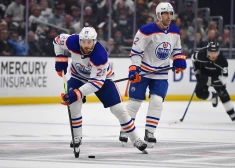 "Oilers" atspēlē trīs vārtu deficītu; "Bruins" tiek pie trešās uzvaras pār "Panthers"