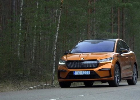 Auto ziņas: "Škoda Enyaq Coupe iV 60". Elektromobilis pasaules čempionātam hokejā