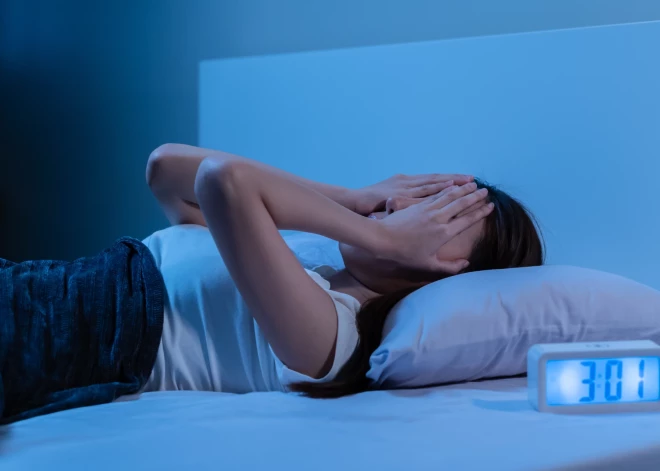 Kā atkal ātri aizmigt, pēc pamošanās nakts vidū?