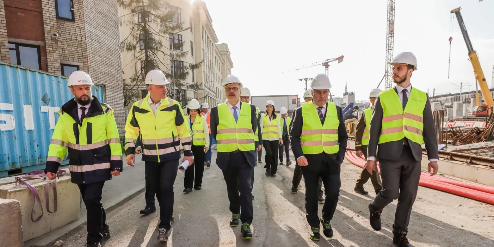 Latvijas un Igaunijas prezidenti pārrunā "Rail Baltica" īstenošanas gaitu un apmeklē Rīgas Centrālās stacijas būvlaukumu