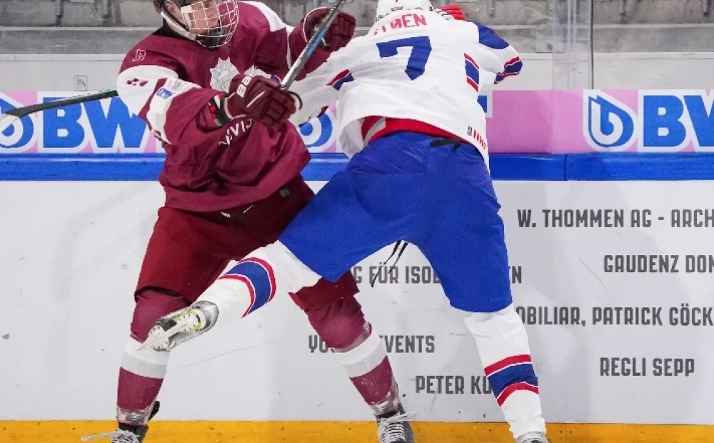 Latviske U18-ishockeyspillere slo Norge for å gå videre til kvartfinalen i verdensmesterskapet