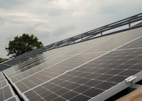 Первые два парка солнечной энергии в Латвии планируется ввести в эксплуатацию до конца года
