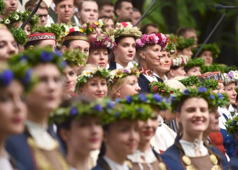 Svētku programmu veido 53 pasākumi, no kuriem 21 pasākums ir bezmaksas, viens - daļējas maksas pasākums un 30 maksas pasākumi, kas notiks 31 norises vietā.