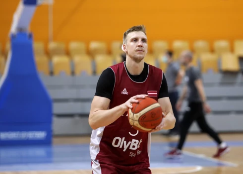 Latvijas vīriešu basketbola izlases spēlētājs Mareks Mejeris.