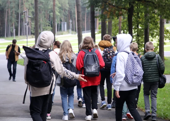 Biomateriālu jomā erudītākie skolēni tiks pie ceļojuma uz Šveici