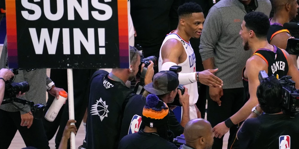Noskaidrots pirmais NBA izslēgšanas spēļu ceturtdaļfināla pāris — Duranta "Suns" pret Jokiča "Nuggets"