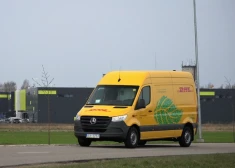 Elektriskus transportlīdzekļus DHL izmanto jau vairāk nekā gadu. 