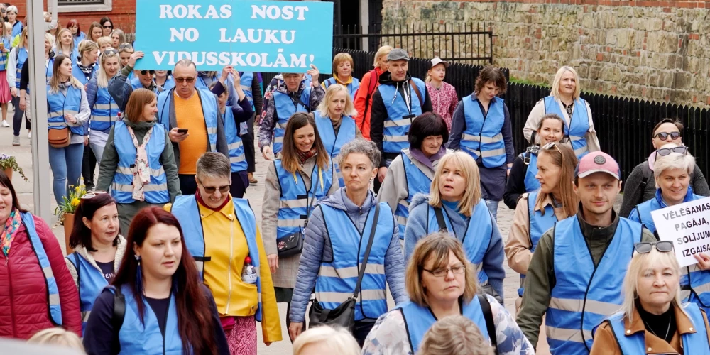 Шествие учителей 24 апреля