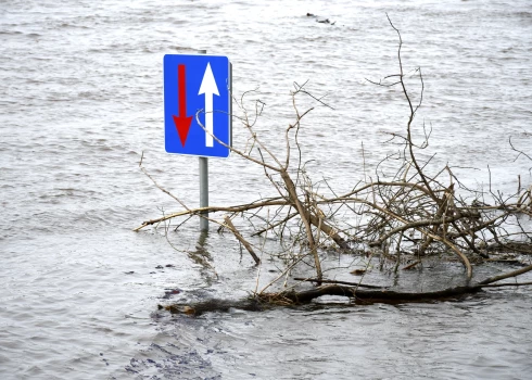 Уровень воды в Даугаве продолжает снижаться.