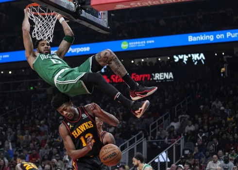 "Celtics" basketbolisti iekļūst NBA izslēgšanas spēļu otrajā kārtā
