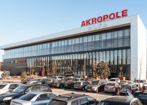 В AKROPOLE Alfa открылись первый в Балтии HalfPrice и другие магазины