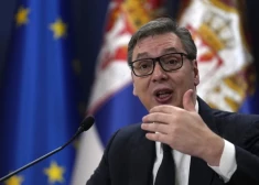 В Сербии сообщили об экстренной госпитализации президента; он это отрицает