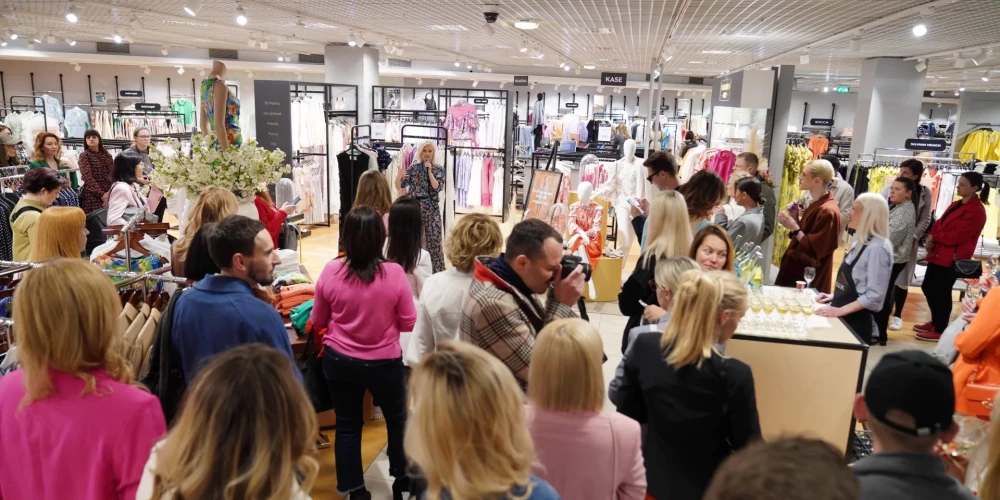 ФОТО: с участием гурманов моды открыт pop-up магазин латвийских дизайнеров в универмаге Stockmann