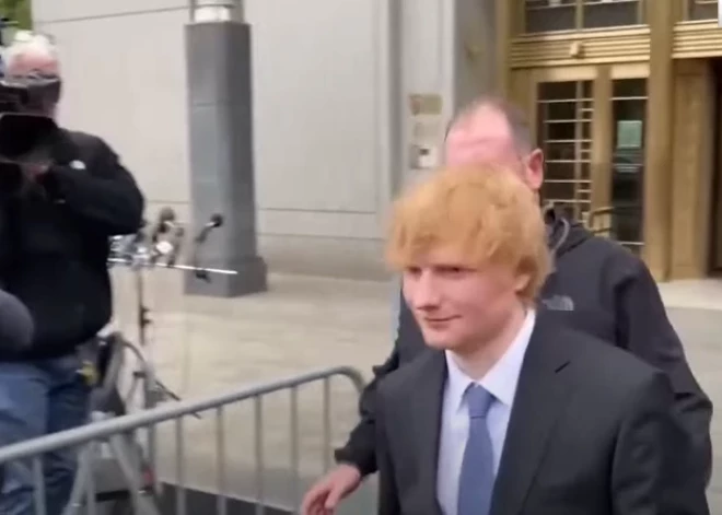 Эд Ширан, чтобы доказать свою невиновность в плагиате, сыграл на гитаре прямо в суде