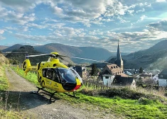  Viens no dzeltenajiem eņģeļiem – Vācijas autokluba ADAC glābšanas helikopteriem.