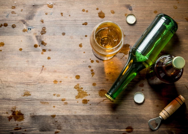 Почему нельзя ставить на стол пустую бутылку: суть приметы
