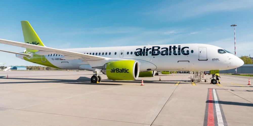 ФОТО: airBaltic передан очередной лайнер Airbus A220-300