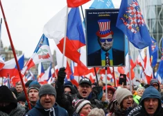 Demonstrācija Prāgā, prasot valdības atkāpšanos un protestējot arī pret atbalstu Ukrainai.