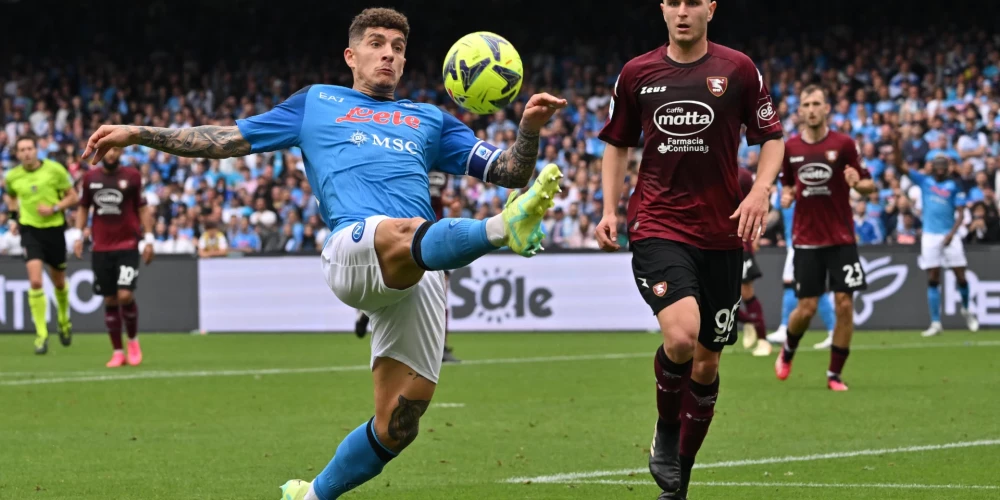 "Napoli" spēlē neizšķirti pret "Salernitana" un vēl nekļūst par Itālijas A sērijas uzvarētājiem