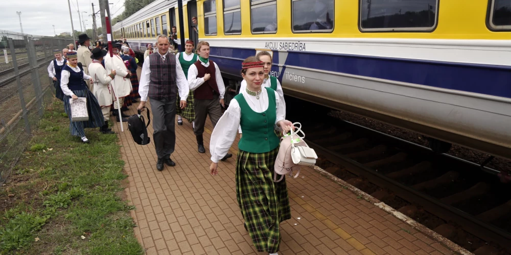 Bezmaksas braucienu nodrošināšana vilcienos Dziesmu svētku dalībniekiem varētu izmaksāt apmēram 21 200 eiro