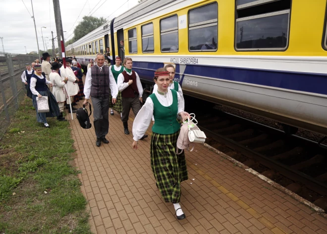 Bezmaksas braucienu nodrošināšana vilcienos Dziesmu svētku dalībniekiem varētu izmaksāt apmēram 21 200 eiro