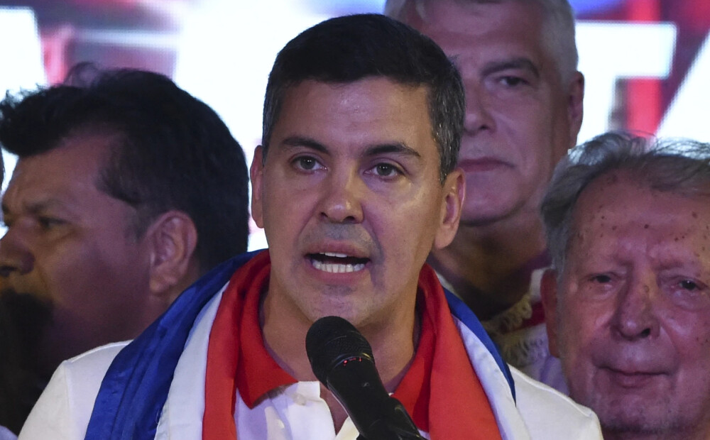Paragvajā prezidenta vēlēšanās uzvarējis Santjago Penja no valdošās partijas