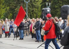 Первомайский митинг на Эспланаде у памятника Райнису.