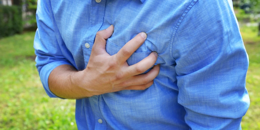 Pēkšņas sāpes krūtīs - uz ko tās norāda un kad steidzami jāmeklē palīdzība?