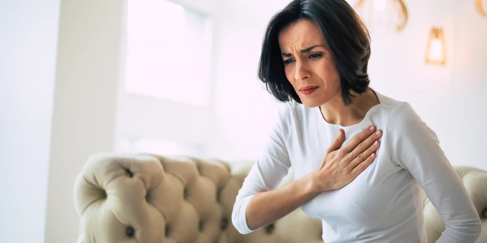 Боль в груди не всегда связана с сердцем! Как распознать причину и что делать?