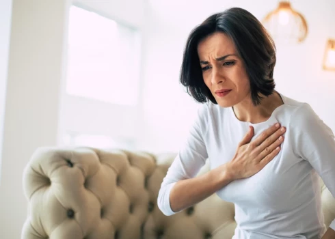 Боль в груди не всегда связана с сердцем! Как распознать причину и что делать?