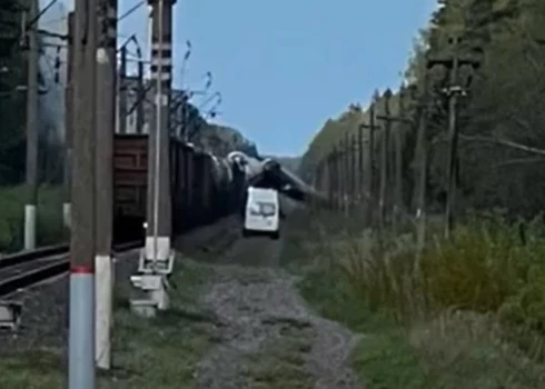 Krievijas Brjanskas apgabalā nolaists no sliedēm vēl viens vilciens